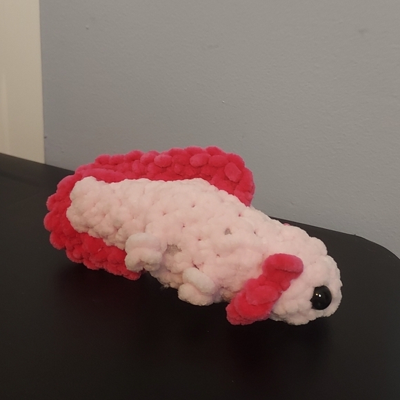 Handmade Dark And Light Pink With Black Eyes Crochet Axolot Plushie 6.5in - Picture 1 of 8